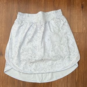 lululemon skort, size 4